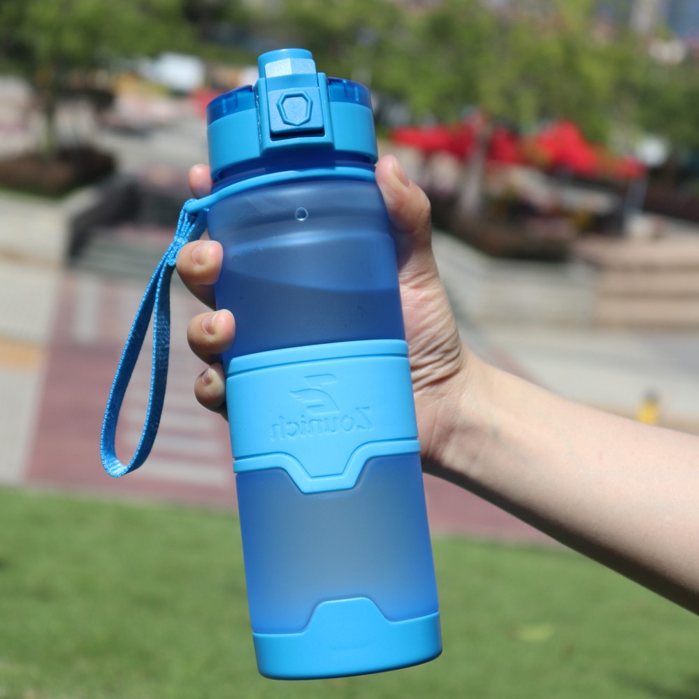 Sports Equipment For Sale - Zounichホット販売スポーツウォーターボトルポータブル漏れ防止ボトル屋外旅行プラスチック、スプーンbpaフリー400/500/700/1000ミリリットル